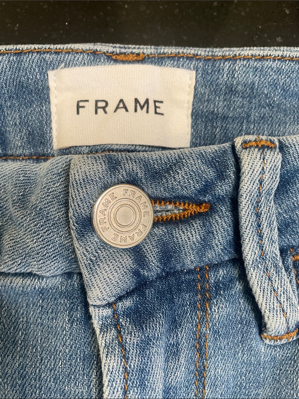 Frame Denim Light Blue Cropped Raw-Hem Jeans - Picture 4 of 11